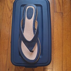 B.O.C. Born Concept Navy Blue Thong Sandals 9M